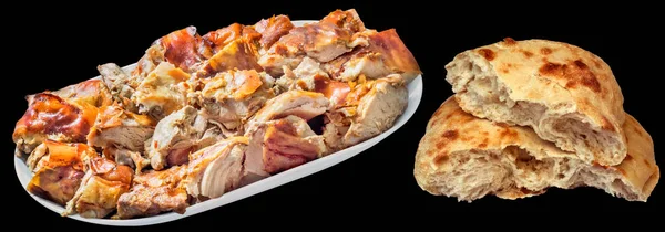 唾の大盛り肉豚肉のローストし フラットブレッド引き裂かれた黒い背景に分離されたパンを発酵 — ストック写真