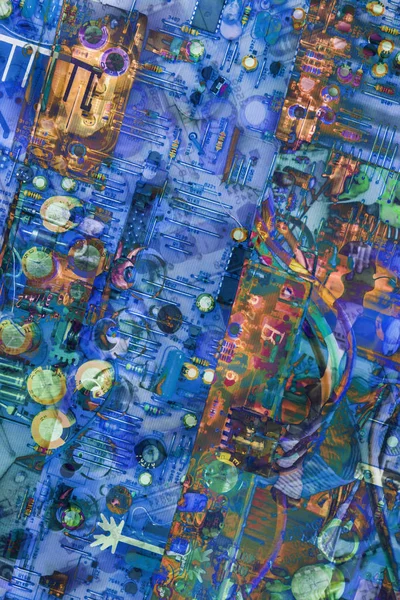 Elektronisk kretskort detalj flerfärgad bakgrund — Stockfoto