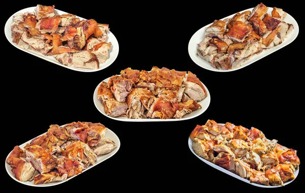 照片的传统美食美味新鲜吐烤猪肉多汁脆多汁肉片 在白色长方形瓷盘上 孤立在黑色背景 — 图库照片
