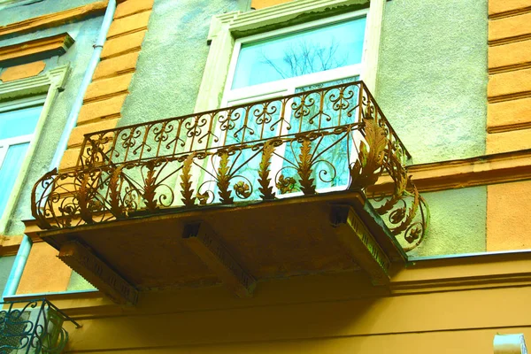 Starożytny Balkon Sztukaterie Fragment Budynku — Zdjęcie stockowe