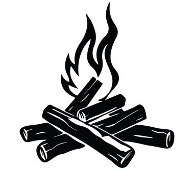 Açık havada kamp ve yemek pişirmek için alevlerle odun yığınları.