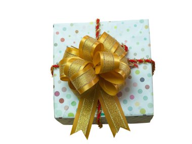 hediye kutusu beyaz arka plan üzerinde izole. (kırpma yolu)     