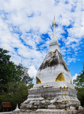 Loei, Tayland - 18 Ağustos 2018: Phra ki Si şarkı Rak: Loei, Thailand tapınakta. Ayutthaya döneminde inşa Tapınağı.