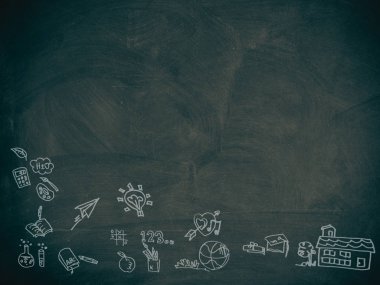 geri okula, bir tahtaya yazılmış. 