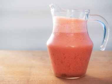 Naneli taze karpuz suyu..