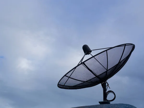 Satelliet schotels communicatienetwerk technologie. Stockafbeelding