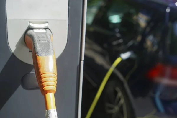 Estación Carga Vehículos Eléctricos Fuente Alimentación Enfoque Selectivo — Foto de Stock