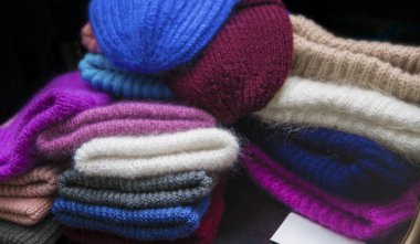 Güzel arka plan örgü. El yapımı şapka 