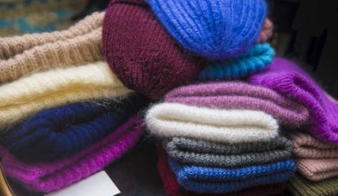 Güzel arka plan örgü. El yapımı şapka 