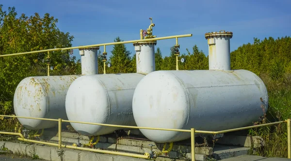 Grandes Cisternas Gas Plateado Depósitos Petróleo Depósitos Combustible — Foto de Stock