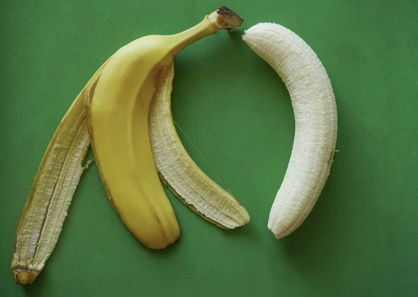 Banane Blanche Pilule Jaune Sur Fond Papier — Photo