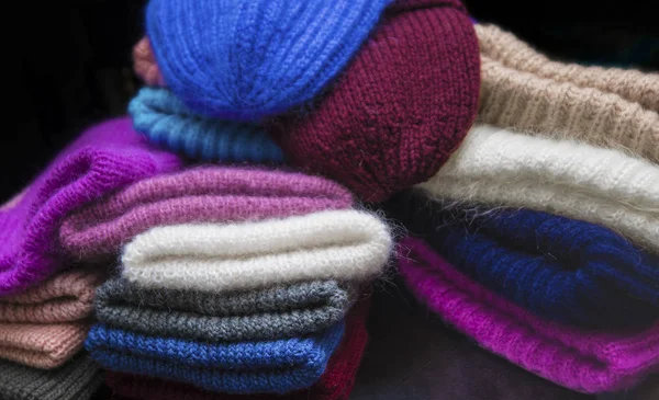 Güzel arka plan örgü. El yapımı şapka 