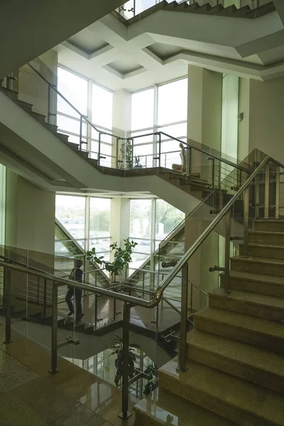 Bela Escada Moderna Interior Edifício — Fotografia de Stock