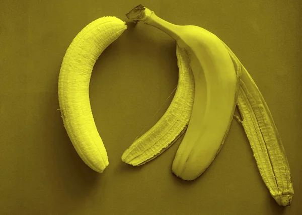 Plátano Blanco Píldora Amarilla Sobre Fondo Papel — Foto de Stock