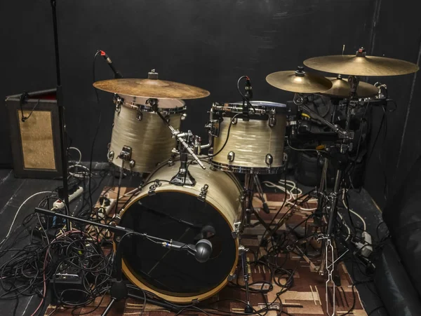 ドラム キット ライブ音楽の背景 ロック ドラム セット — ストック写真