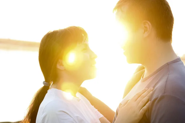 Silueta Feliz Besar Pareja Aire Libre —  Fotos de Stock