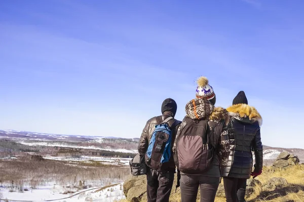 Aventura Viagens Turismo Caminhada Conceito Pessoas Grupo Amigos Andando Com — Fotografia de Stock