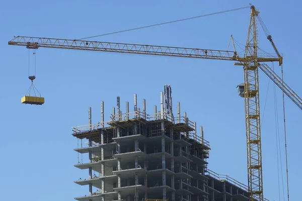 Guindaste Edifício Silhueta Construção Céu Noite Pano Fundo — Fotografia de Stock