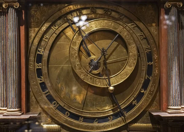 Oude Astronomische Klok Replica Van Een Middeleeuwse Astrolabium Dat Een — Stockfoto