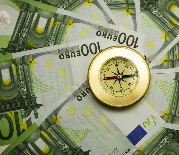 Dourado Bússola Notas Euro Fundo — Fotografia de Stock