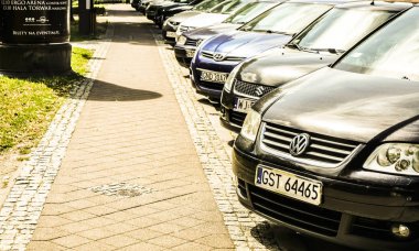 Moskova, Rusya - 17 Temmuz 2017: lüks arabalar Satılık. Araba satıcısı stok. 