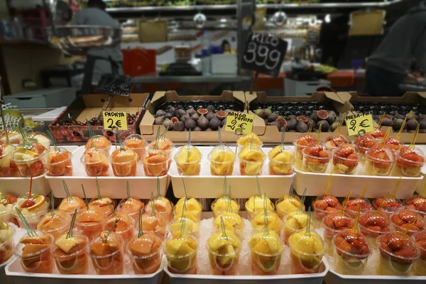 Mercado Frutas Nos Copos Plástico Diversos Frutos Tropicais — Fotografia de Stock