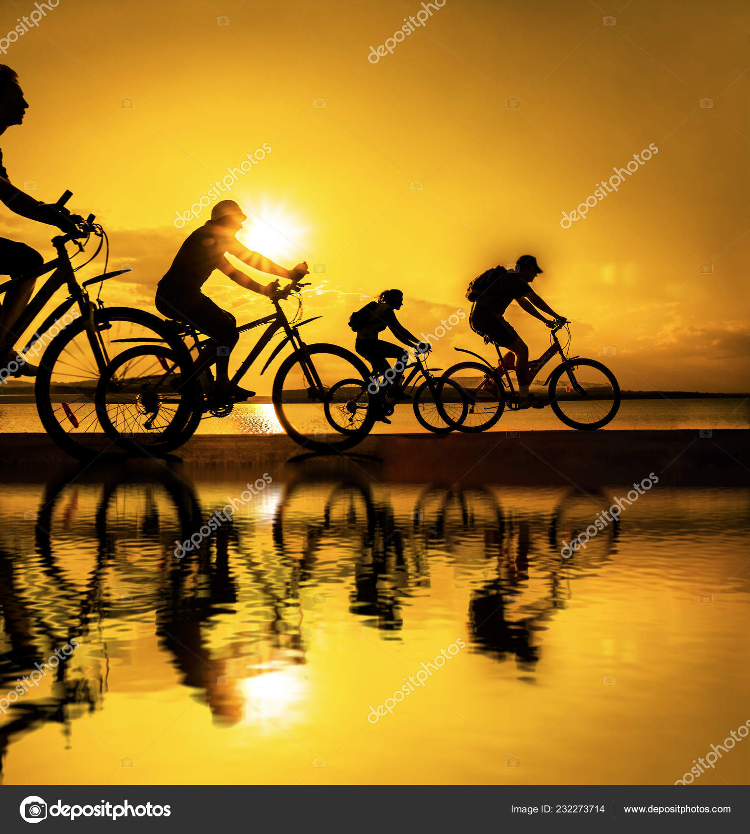Fondo de pantalla de bicicleta fotos de stock, imágenes de Fondo de pantalla  de bicicleta sin royalties | Depositphotos