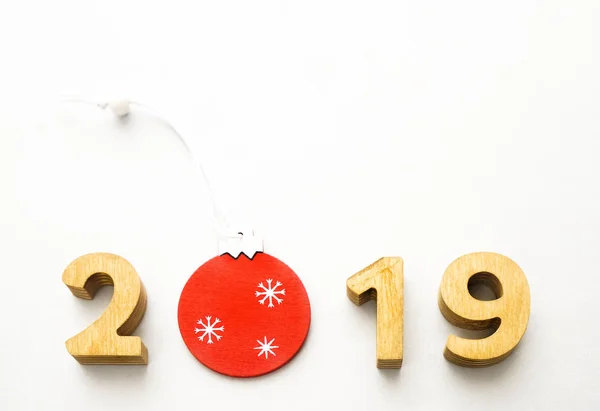 Número 2019 Compuesto Números Madera Decorado Con Bola Roja Navidad — Foto de Stock