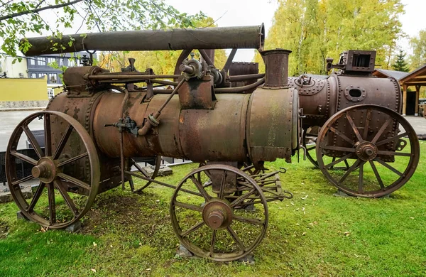 Mening Van Antieke Roestige Landbouw Locomobile Oude Rustieke Stoomtrein Trekker — Stockfoto