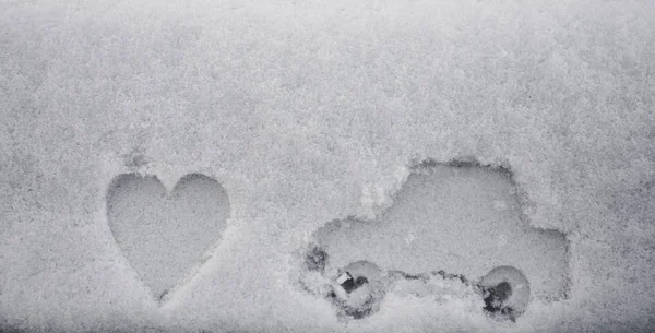 Автомобиль Отпечаток Сердца Текстуре Свежего Снега Снежный Фон — стоковое фото