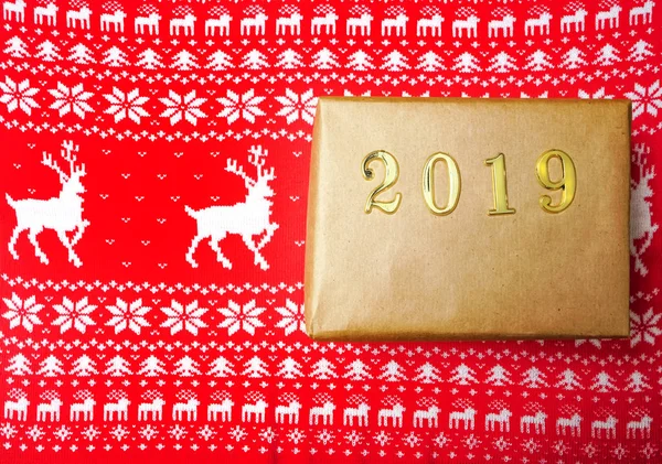 Χριστουγεννιάτικο Δώρο Και Αριθμός 2019 Χριστουγεννιάτικο Μοτίβο — Φωτογραφία Αρχείου