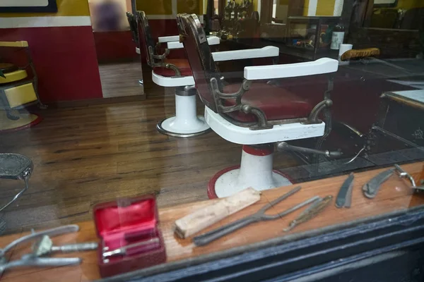 Barcelona España Sillas Barbero Vintage Salón Espacio Sala Barbería — Foto de Stock