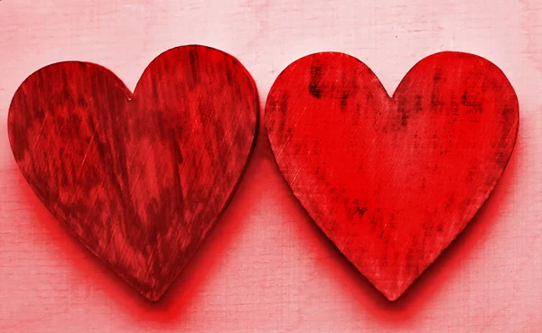 Dwa Drewniane Serca Szczęśliwy Walentynki — Zdjęcie stockowe