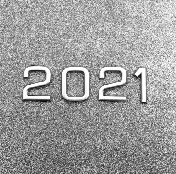 2021 Feliz Año Nuevo Número Metal Plateado Sobre Fondo Gris —  Fotos de Stock