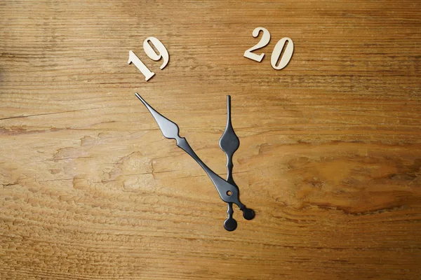 Agujas Del Reloj Nuevo Año 2020 Esfera Del Reloj Madera — Foto de Stock