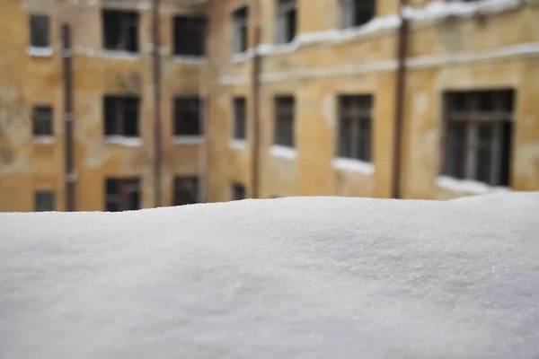 Snowdrift Lie Windowsill House Many Windows Background Wintertime Season Background — Stock Photo, Image