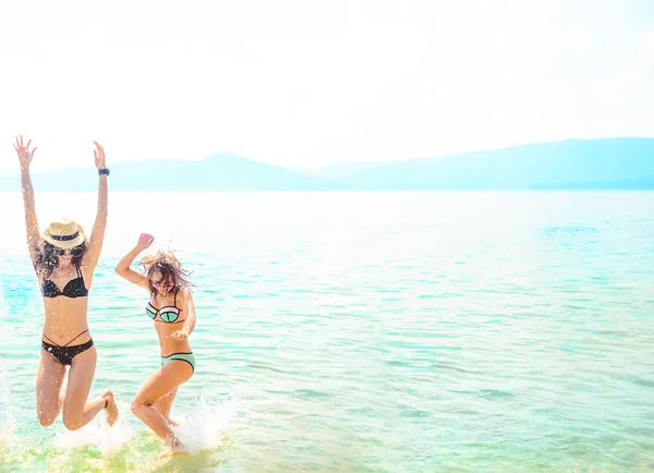 Vue Des Amis Amuser Sur Plage Tropicale Été Heure Été — Photo