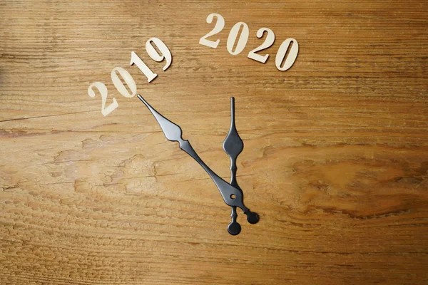 Ponteiros Ano Novo 2020 Cara Relógio Madeira Disque Final 2019 — Fotografia de Stock
