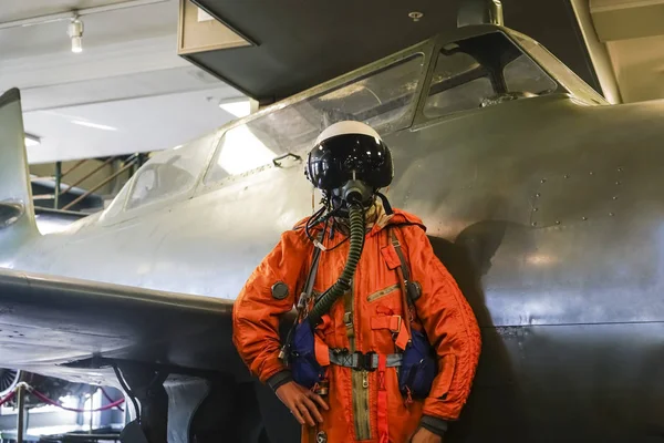 전투기 조종사 헬멧입니다 비행기 조종사의 더미입니다 비행기의 — 스톡 사진
