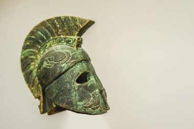 antik savaşçıların miğferi. Iroquois ile Roma Lejyoner kask.