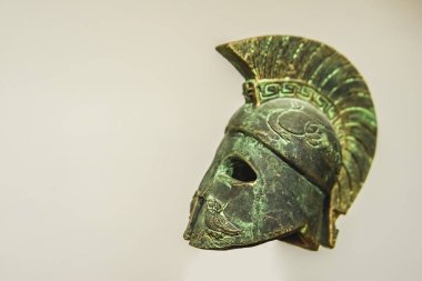 antik savaşçıların miğferi. Iroquois ile Roma Lejyoner kask.