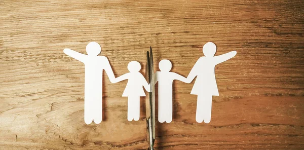 Forbici Che Dividono Intera Famiglia Idea Divorzio Figure Legno Fondo — Foto Stock