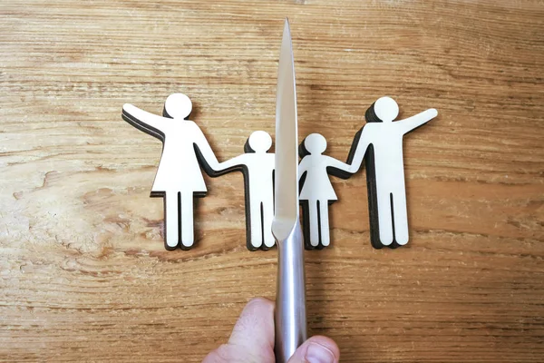 Μαχαίρι Διαίρεση Όλη Την Οικογένεια Διαζύγιο Ιδέα Ξύλινα Στοιχεία Ξύλινο — Φωτογραφία Αρχείου