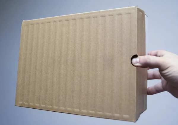 Картонная Коробка Парой Кроссовок Изолированные Белом Сером Фоне — стоковое фото
