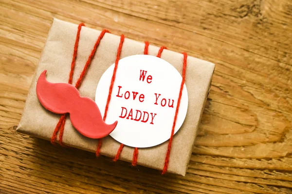 Mensaje Saludo Del Día Del Padre Con Caja Regalo Sobre — Foto de Stock