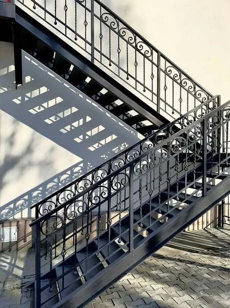 Strukturierte Hellbraune Fassade Eines Hauses Mit Dem Schatten Einer Traditionellen — Stockfoto