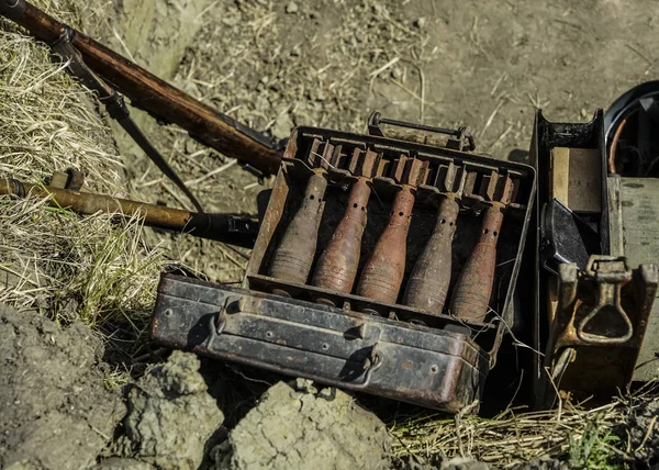 Metal Kutuda Paslı Harç Kabukları Havan Mayın Ukrayna Savaş Silahı — Stok fotoğraf