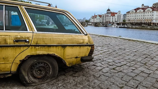 Kaliningrad Russie Mai 2019 Vieille Voiture Rouillée Mercedes Benz Dans — Photo