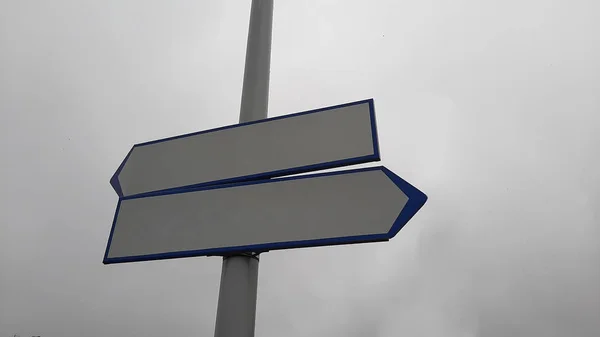 Two Blank Road Signs Pointing Directions Blue Sky Background Vintage — Stock Photo, Image