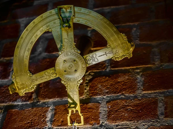 Replika Medeltida Astrolabe Som Ett Navigationsinstrument Som Kan Olika Astronomiska — Stockfoto